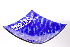 Design Glasschale PROTEC - Schale mit eingearbeiteten Firmenlogo Design Glasschale PROTEC - Schale mit eingearbeiteten Firmenlogo