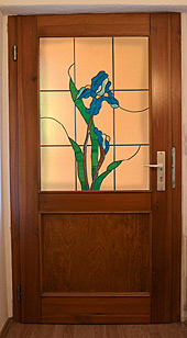 Haustür mit Bleiglas Blütenmotiv Lilie