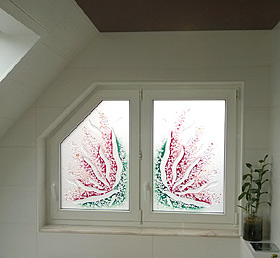 Fusingglas im Badfenster - Sichtschutz