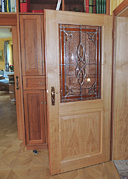 Zimmertür mit Bleiglas
