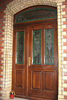 Haust&uuml;ranlage mit Bleiverglasung Ornamenten