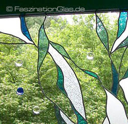 Glasdesign im Fenster